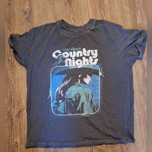 Graphic Tee with Country Nights Design DISTRESSED LOOK ☆SIZE MEDIUM☆